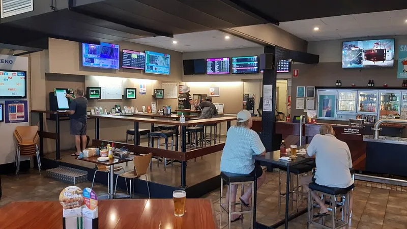 From the Front Bar to the Live Table: How the Great Aussie Pub Gave Birth to Online Casino Culture
