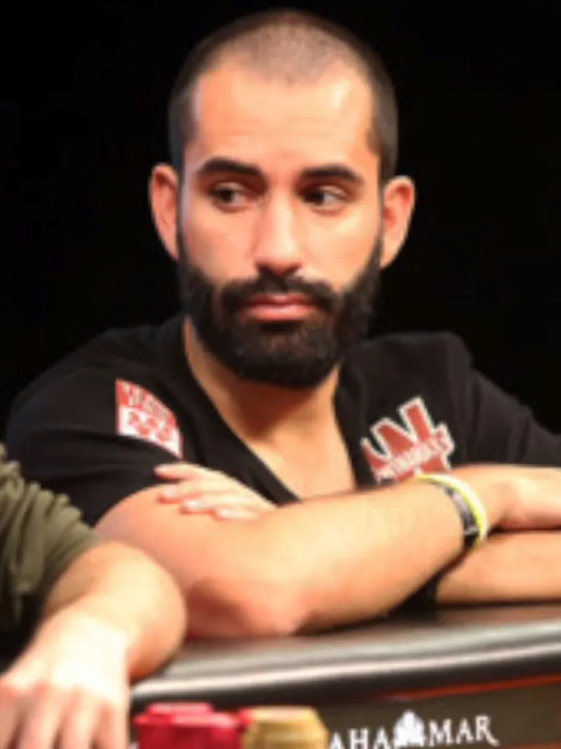 Still Waters Run Deep: How to Read Your Opponents at the Live Casino Table